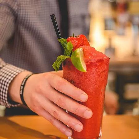 Station House ليتيركيني