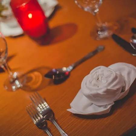 فندق Station House 3*