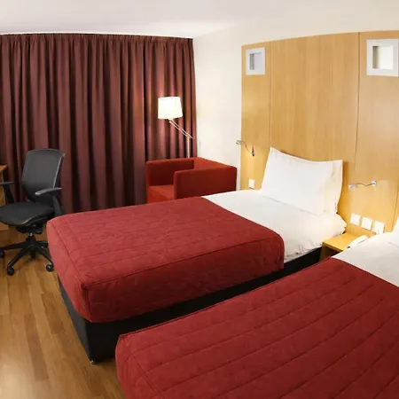 Station House 3* לטרקני