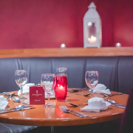 Station House فندق