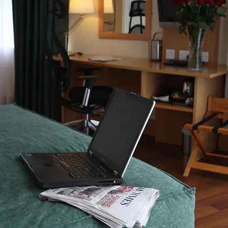 فندق Station House