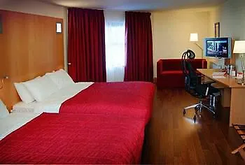 Station House ليتيركيني